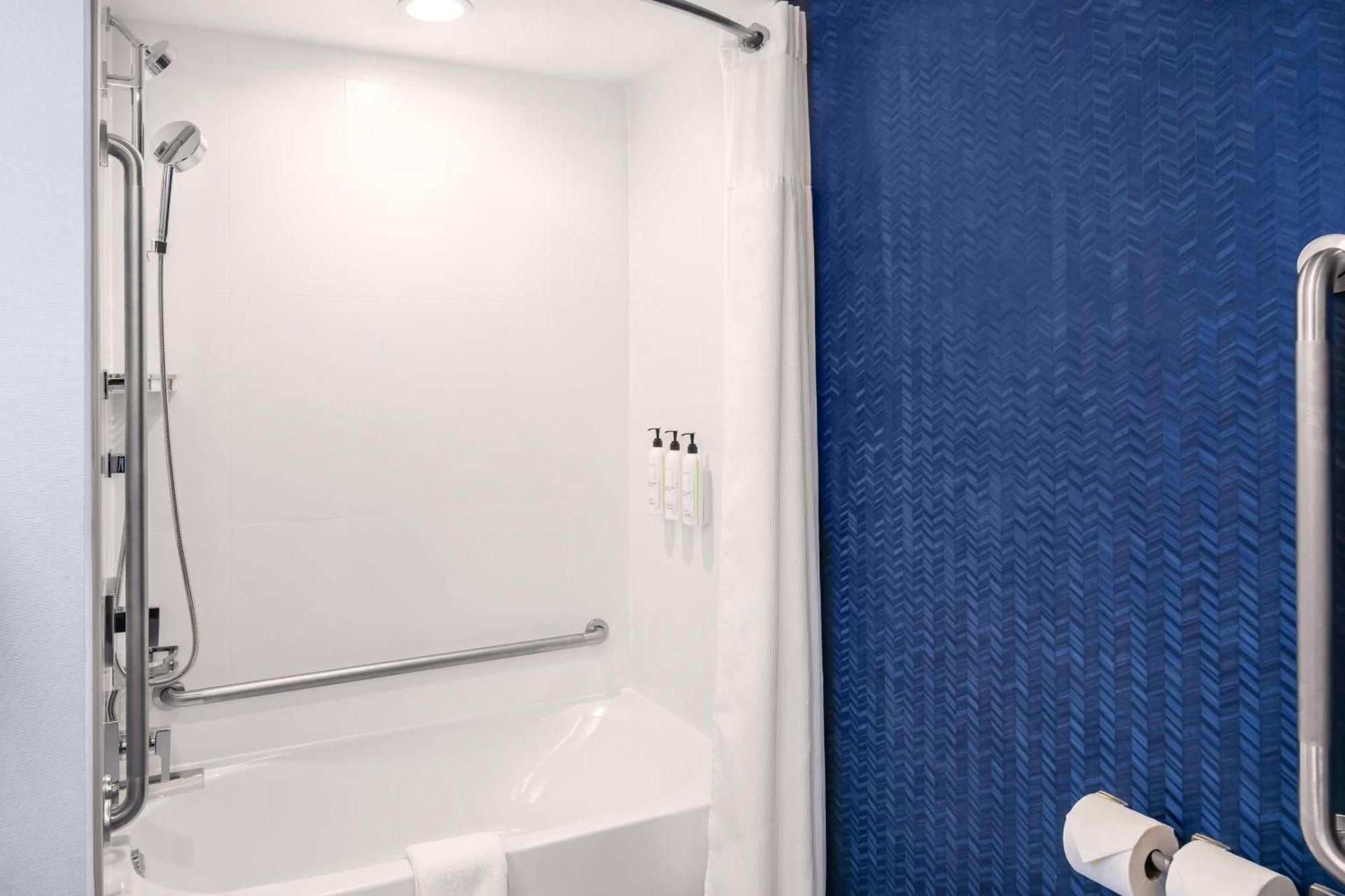 Fairfield By Marriott Inn & Suites Gravenhurst Muskoka Esterno foto